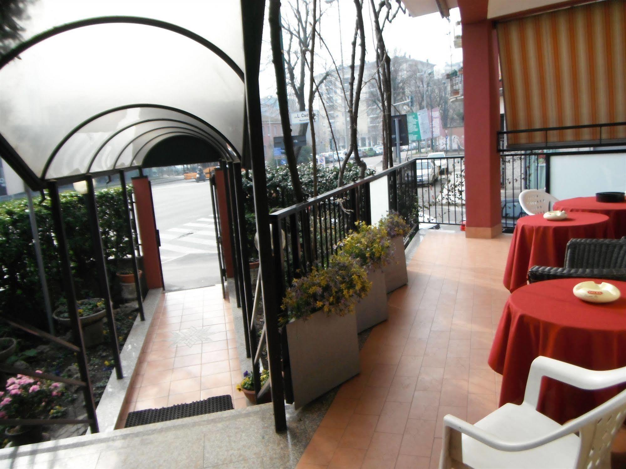 Hotel Renato Сесто-Сан-Джованни Экстерьер фото